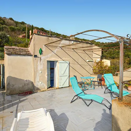 4 Bedroom Amazing In Holiday home
