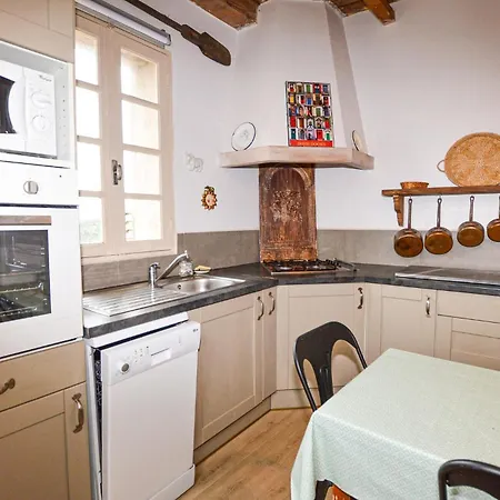 Дом отдыха 4 Bedroom Amazing In